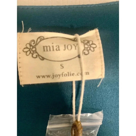 NEW Mia Joy Long open Sleeve Flowy Size Small Dress with charm and extra button - Picture 9 of 10